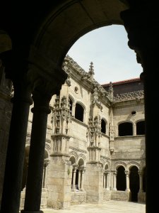 e6c31-claustrodosbispossantoestevosil